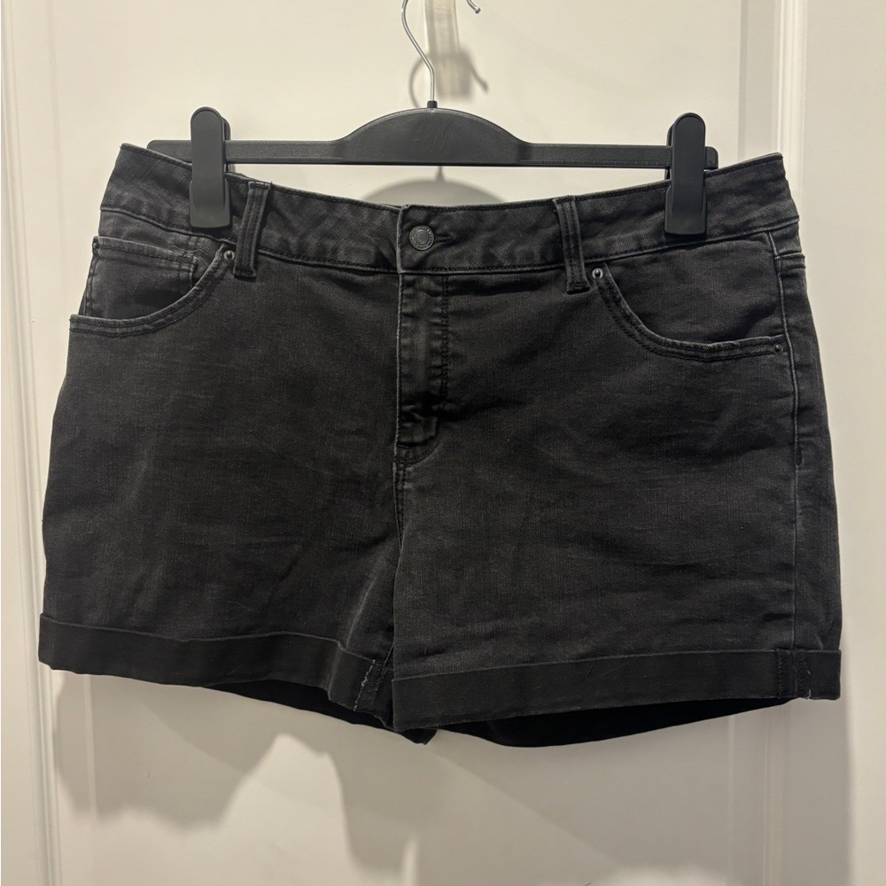 Time and Tru Women's Black Jean Shorts